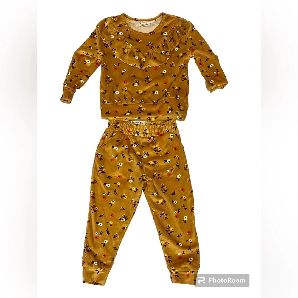 BTWEEN brand 2 piece outfit. Size 2T. NWOT. - Picture 1 of 2